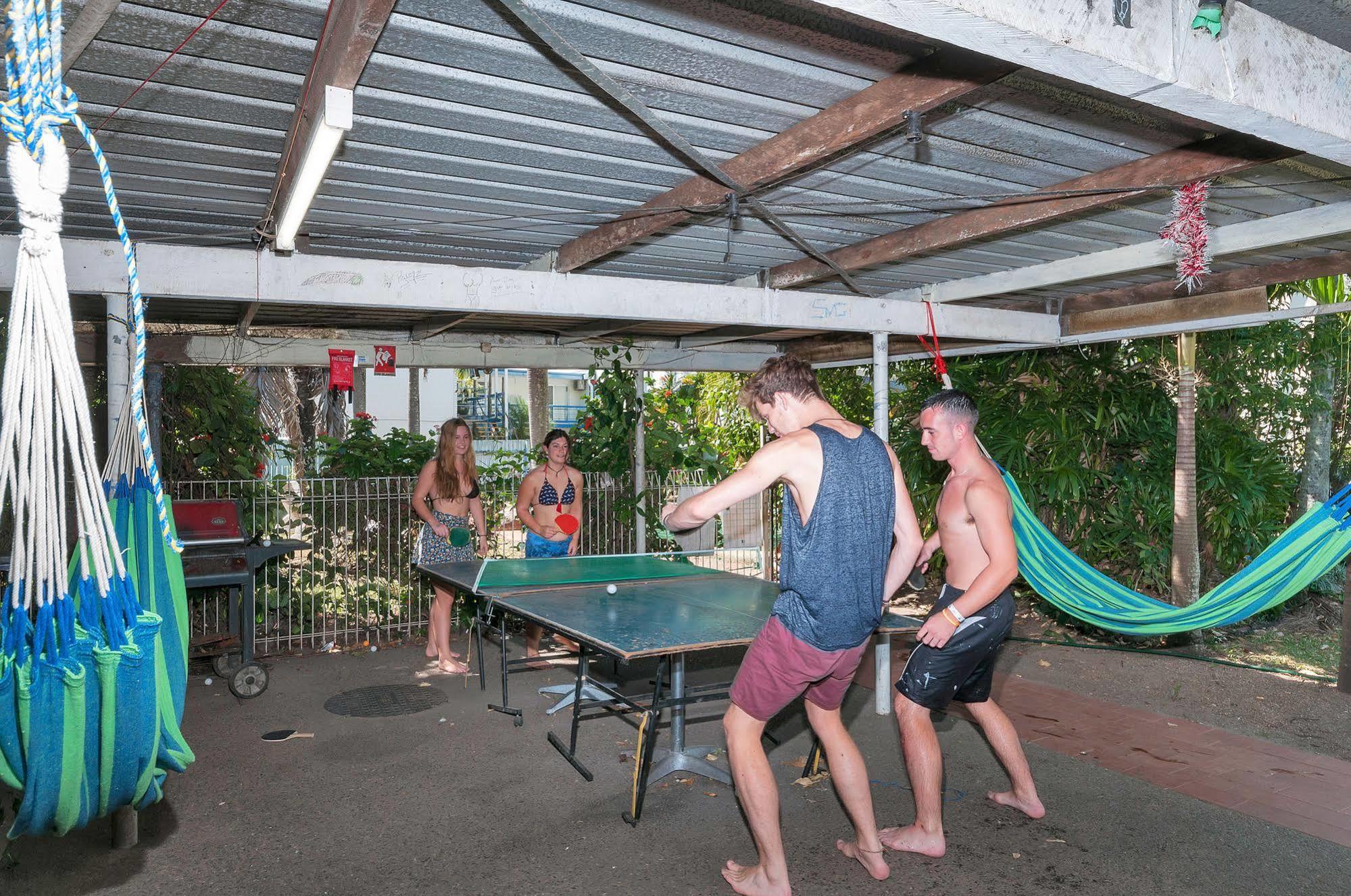 Хостел Reef Backpackers Кэрнс Экстерьер фото